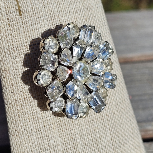 Vtg. Weiss crystal cluster brooch - Picture 6 of 8